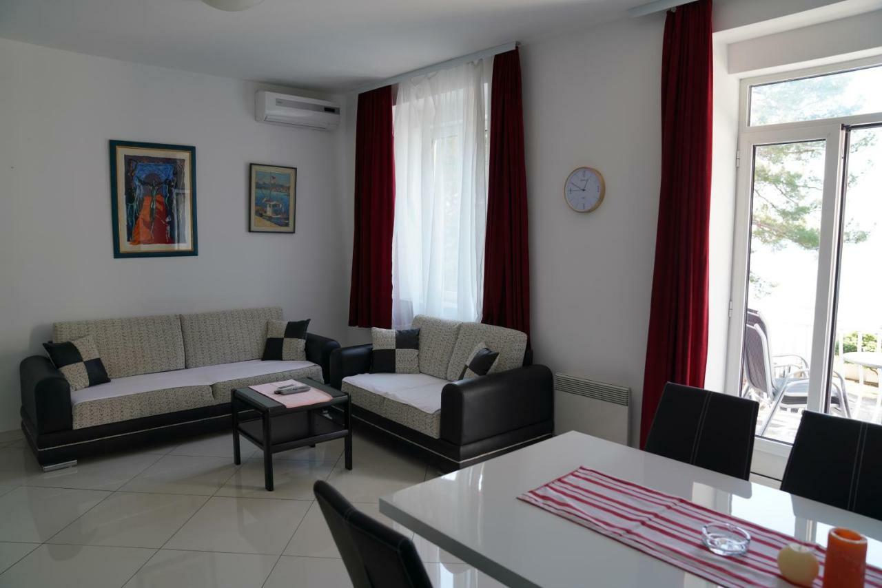 Sesar Apartments Krk - No. 2 Vinko Krk Town Esterno foto